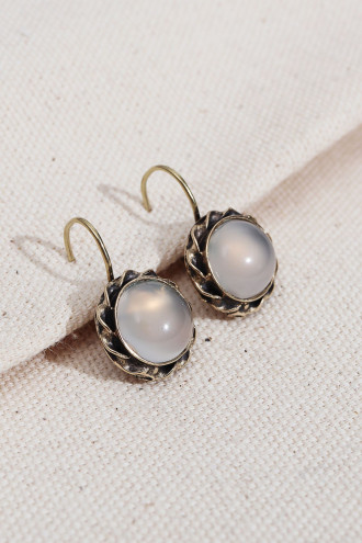 Beyaz  Yuvarlak Taşlı Otantik Küpe Beyaz  Yuvarlak Taşlı Otantik Küpe