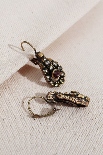 Bordo Taşlı Otantik Küpe