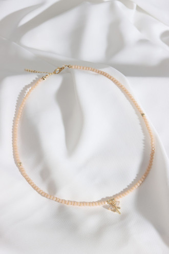 Krem Rengi Boncuklu Yusufcuk Uçlu Kristal Model Kolye