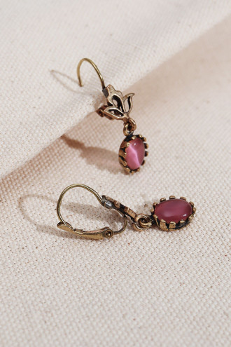 Pembe Taşlı Sallantılı Otantik Küpe Pembe Taşlı Sallantılı Otantik Küpe