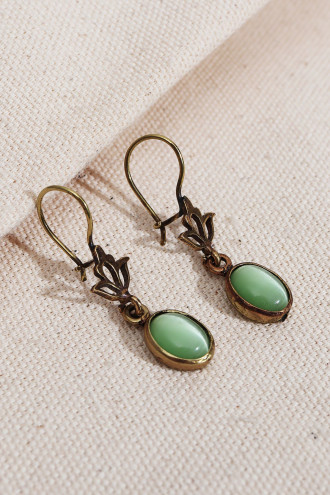 Saydam Yeşil Taşlı Sallantılı Otantik Küpe