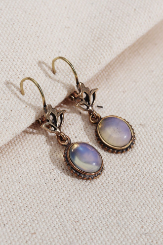 Bombe Taş Model Saydam Lila Taşlı Sallantılı Otantik Küpe