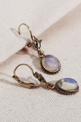 Bombe Taş Model Saydam Lila Taşlı Sallantılı Otantik Küpe