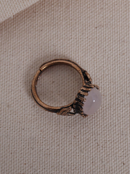 Pembe Kuvars Taşlı Saf Bakır Ayarlanabilir Oval Otantik Yüzük Pembe Kuvars Taşlı Saf Bakır Ayarlanabilir Oval Otantik Yüzük