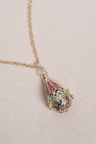 Anne Tınısı - Gold Renk Pembe Taşlı Çan Kolye