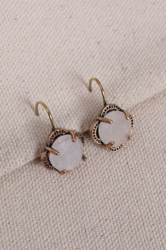 Beyaz Kuvars Taşlı Çiçek Model Otantik Küpe Beyaz Kuvars Taşlı Çiçek Model Otantik Küpe