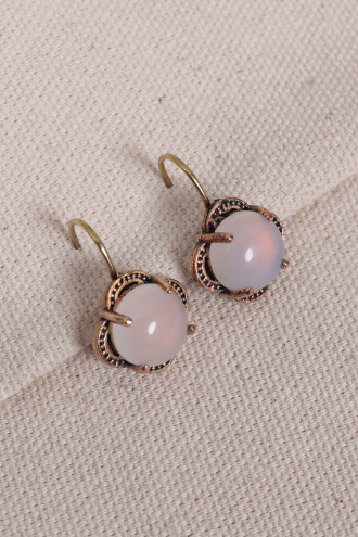 Beyaz Akik Taşlı Çiçek Model Otantik Küpe Beyaz Akik Taşlı Çiçek Model Otantik Küpe