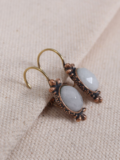 Beyaz Kuvars Taşlı Otantik Küpe