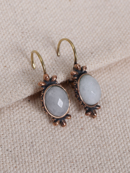 Beyaz Kuvars Taşlı Otantik Küpe