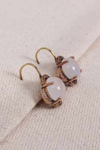 Beyaz Akik Taşlı Çiçek Model Otantik Küpe Beyaz Akik Taşlı Çiçek Model Otantik Küpe