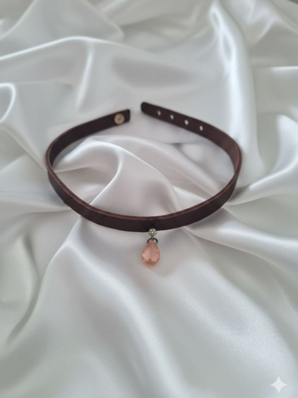 925 Ayar Bal Rengi Damla Taş Sallantılı, Deri Choker Kolye 925 Ayar Bal Rengi Damla Taş Sallantılı, Deri Choker Kolye