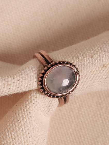 Beyaz Kuvars Taşlı Oval Ayarlanabilir Bakır Yüzük