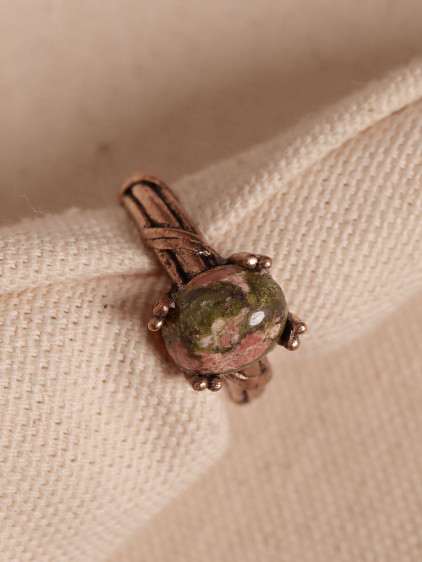 Ukanit Taşlı Ayarlanabilir Otantik Bakır Yüzük Ukanit Taşlı Ayarlanabilir Otantik Bakır Yüzük