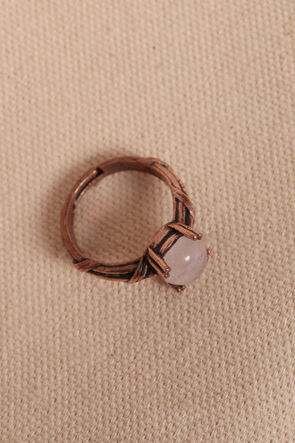 Beyaz Kuvars Taşlı Ayarlanabilir Otantik Bakır Yüzük Beyaz Kuvars Taşlı Ayarlanabilir Otantik Bakır Yüzük