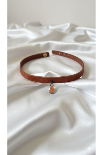 925 Ayar Bal Rengi Damla Taş Sallantılı, Deri Choker Kolye 925 Ayar Bal Rengi Damla Taş Sallantılı, Deri Choker Kolye