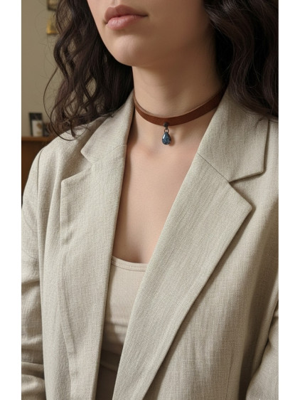 925 Ayar Füme Damla Taş Sallantılı, Deri Choker Kolye 925 Ayar Füme Damla Taş Sallantılı, Deri Choker Kolye