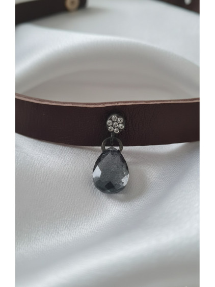 925 Ayar Füme Damla Taş Sallantılı, Deri Choker Kolye 925 Ayar Füme Damla Taş Sallantılı, Deri Choker Kolye