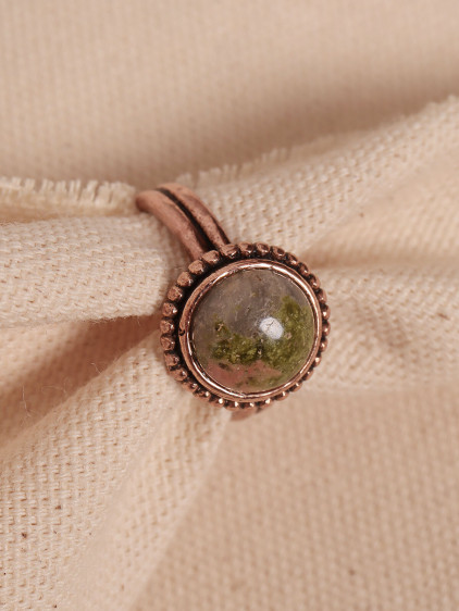 Ukanit Taşlı Ayarlanabilir Otantik Yüzük Ukanit Taşlı Ayarlanabilir Otantik Yüzük