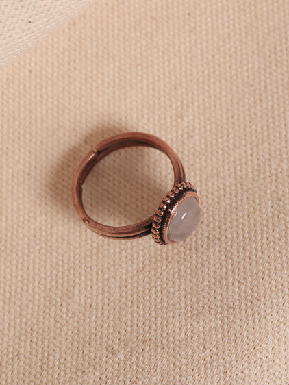 Beyaz Kuvars Taşlı Oval Ayarlanabilir Bakır Yüzük