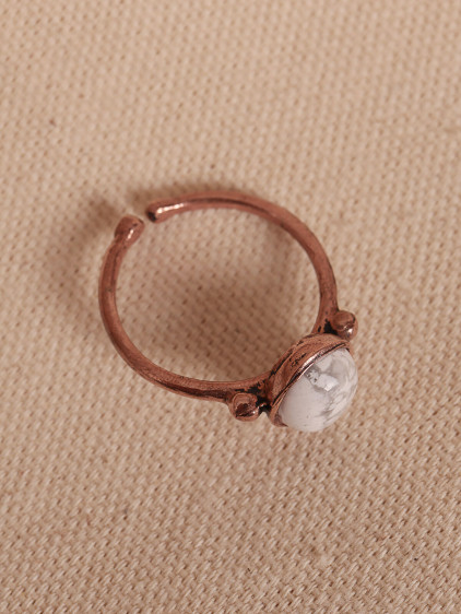 Havlit Taşlı Oval Ayarlanabilir Bakır Yüzük Havlit Taşlı Oval Ayarlanabilir Bakır Yüzük