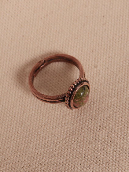 Ukanit Taşlı Oval Ayarlanabilir Bakır Yüzük Ukanit Taşlı Oval Ayarlanabilir Bakır Yüzük