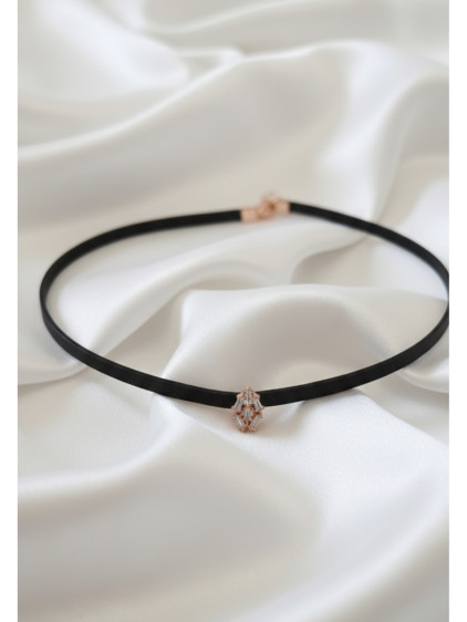 925 Ayar Baget Taşlı Rose Renk Deri Choker Kolye 925 Ayar Baget Taşlı Rose Renk Deri Choker Kolye