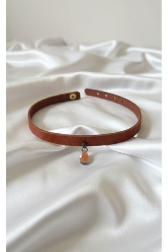925 Ayar Bal Rengi Damla Taş Sallantılı, Deri Choker Kolye 925 Ayar Bal Rengi Damla Taş Sallantılı, Deri Choker Kolye