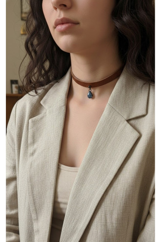 925 Ayar Füme Damla Taş Sallantılı, Deri Choker Kolye 925 Ayar Füme Damla Taş Sallantılı, Deri Choker Kolye