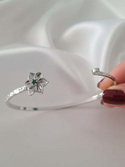 Silver Renk Ayarlanabilir Dövme Kelepçeli Doğum Ayı Çiçeği Bilezik (Mayıs) Silver Renk Ayarlanabilir Dövme Kelepçeli Doğum Ayı Çiçeği Bilezik (Mayıs)