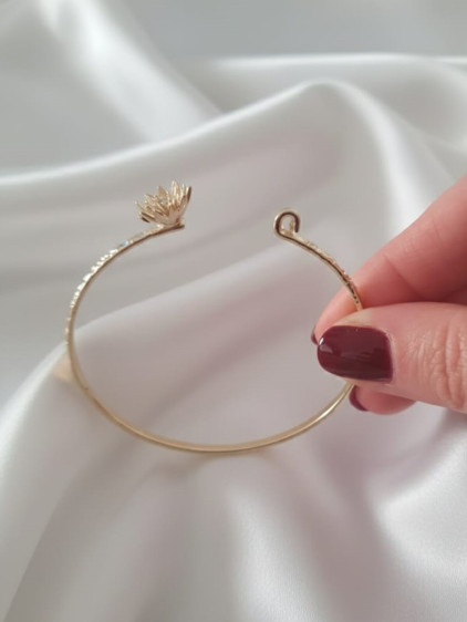 Gold Renk Ayarlanabilir Dövme Kelepçeli Doğum Ayı Çiçeği Bilezik (Kasım) Gold Renk Ayarlanabilir Dövme Kelepçeli Doğum Ayı Çiçeği Bilezik (Kasım)