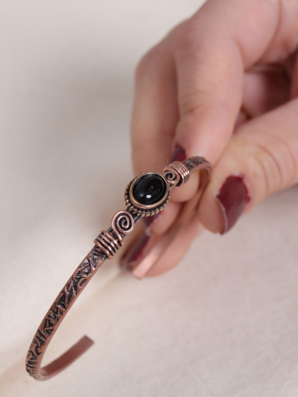 Onix Taşlı Oval Saf Bakır Otantik İnce Bilezik Onix Taşlı Oval Saf Bakır Otantik İnce Bilezik