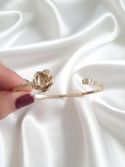 Gold Renk Ayarlanabilir Dövme Kelepçeli Doğum Ayı Çiçeği Bilezik (Ağustos) Gold Renk Ayarlanabilir Dövme Kelepçeli Doğum Ayı Çiçeği Bilezik (Ağustos)