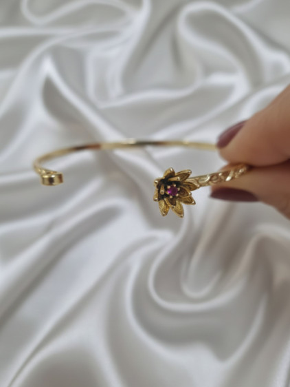 Gold Renk Ayarlanabilir Dövme Kelepçeli Doğum Ayı Çiçeği Bilezik (Temmuz) Gold Renk Ayarlanabilir Dövme Kelepçeli Doğum Ayı Çiçeği Bilezik (Temmuz)