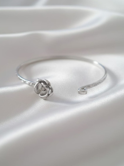 Silver Renk Ayarlanabilir Dövme Kelepçeli Doğum Ayı Çiçeği Bilezik (Ağustos) Silver Renk Ayarlanabilir Dövme Kelepçeli Doğum Ayı Çiçeği Bilezik (Ağustos)