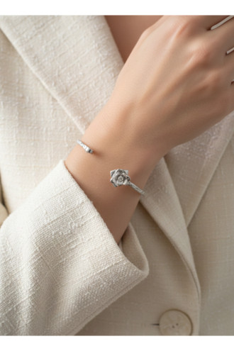 Silver Renk Ayarlanabilir Dövme Kelepçeli Doğum Ayı Çiçeği Bilezik (Ocak) Silver Renk Ayarlanabilir Dövme Kelepçeli Doğum Ayı Çiçeği Bilezik (Ocak)