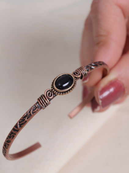 Yıldız Taşlı Oval Saf Bakır Otantik İnce Bilezik Yıldız Taşlı Oval Saf Bakır Otantik İnce Bilezik