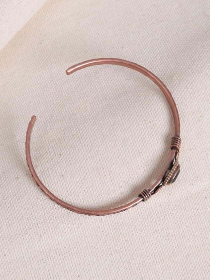 Onix Taşlı Oval Saf Bakır Otantik İnce Bilezik Onix Taşlı Oval Saf Bakır Otantik İnce Bilezik
