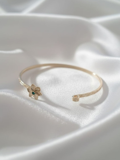 Gold Renk Ayarlanabilir Dövme Kelepçeli Doğum Ayı Çiçeği Bilezik (Mayıs) Gold Renk Ayarlanabilir Dövme Kelepçeli Doğum Ayı Çiçeği Bilezik (Mayıs)