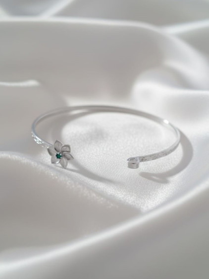 Silver Renk Ayarlanabilir Dövme Kelepçeli Doğum Ayı Çiçeği Bilezik (Mayıs) Silver Renk Ayarlanabilir Dövme Kelepçeli Doğum Ayı Çiçeği Bilezik (Mayıs)