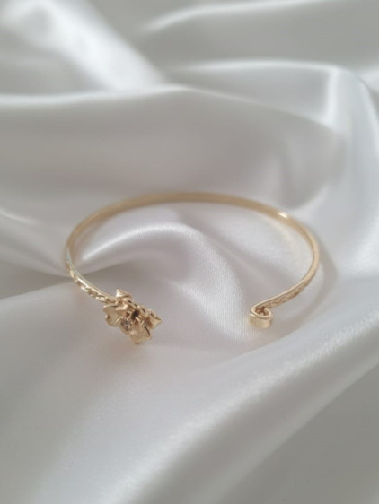 Gold Renk Ayarlanabilir Dövme Kelepçeli Doğum Ayı Çiçeği Bilezik (Ocak) Gold Renk Ayarlanabilir Dövme Kelepçeli Doğum Ayı Çiçeği Bilezik (Ocak)