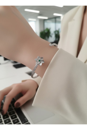 Silver Renk Ayarlanabilir Dövme Kelepçeli Doğum Ayı Çiçeği Bilezik (Mayıs) Silver Renk Ayarlanabilir Dövme Kelepçeli Doğum Ayı Çiçeği Bilezik (Mayıs)