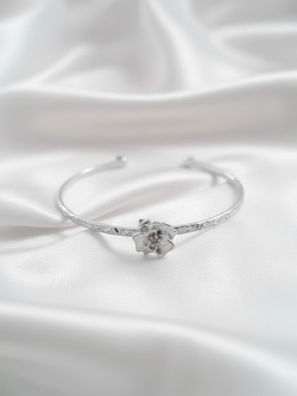 Silver Renk Ortası Açık Dövme Kelepçeli Doğum Ayı Çiçeği (Ocak)