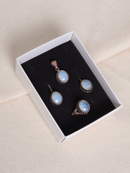 Beyaz Taşlı Otantik Set ( Kolye Ucu, Küpe, Yüzük)