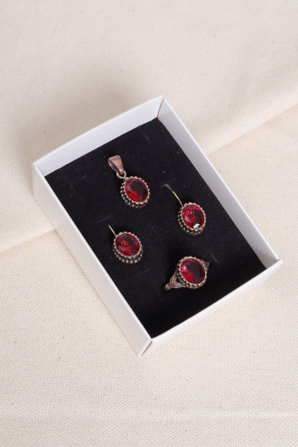 Kırmızı Taşlı Otantik Set ( Kolye Ucu, Küpe, Yüzük)