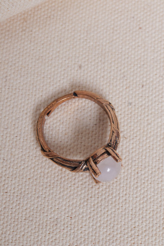 Beyaz Kuvars Taşlı Ayarlanabilir Otantik Yüzük Beyaz Kuvars Taşlı Ayarlanabilir Otantik Yüzük