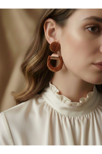 Kadife Kaplı Gold Renk Kahverengi Küpe