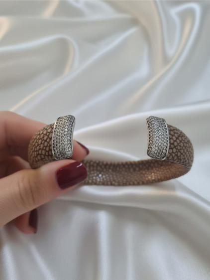 İki Ucu Taşlı Gümüş Aparatlı Vatoz Derisi Kahverengi Bileklik