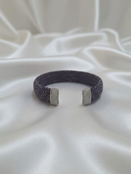 İki Ucu Taşlı Gümüş Aparatlı Vatoz Derisi Mor Bileklik