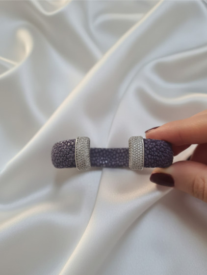 İki Ucu Taşlı Gümüş Aparatlı Vatoz Derisi Mor Bileklik