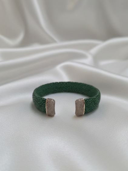 İki Ucu Taşlı Gümüş Aparatlı Vatoz derisi Yeşil Bileklik